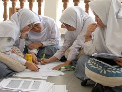 Soal Al Qur’an hadits kelas 12 semester 2 Tentang Amar Makruf Nahi Mungkar Tugas Mulia