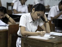 Soal Fiqih kelas 12 semester 2 Tentang Kaidah ‘Amr dan Nahi