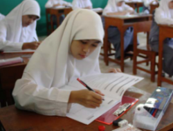 Soal PENJASKES kelas 10 semester 2 Tentang  Renang