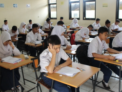 Soal Akidah Akhlak kelas 8 semester 2 Tentang  Menghindari Akhlak Tercela