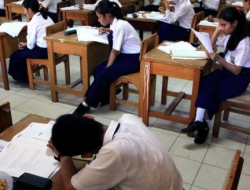 Soal Bahasa Indonesia kelas 7 semester 2 Tentang Teks Cerita Fabel