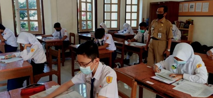 Soal IPS kelas 8 semester 2 Tentang Keunggulan dan Keterbatasan Antarruang dan Pengaruhnya