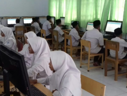 Soal Bahasa Indonesia kelas 9 semester 2 Tentang Menyajikan teks diskusi