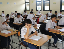 Soal Bahasa Inggris kelas 8 semester 2 Tentang Announcement