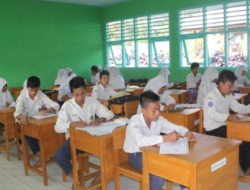 Soal Bahasa Inggris kelas 9 semester 2 Tentang Congratulation