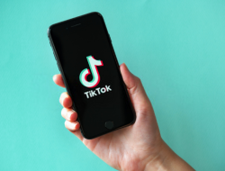 Cara Menandai Orang Di Video Tiktok Terbaru